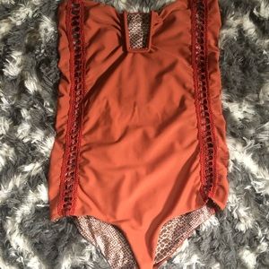 Acacia one piece
